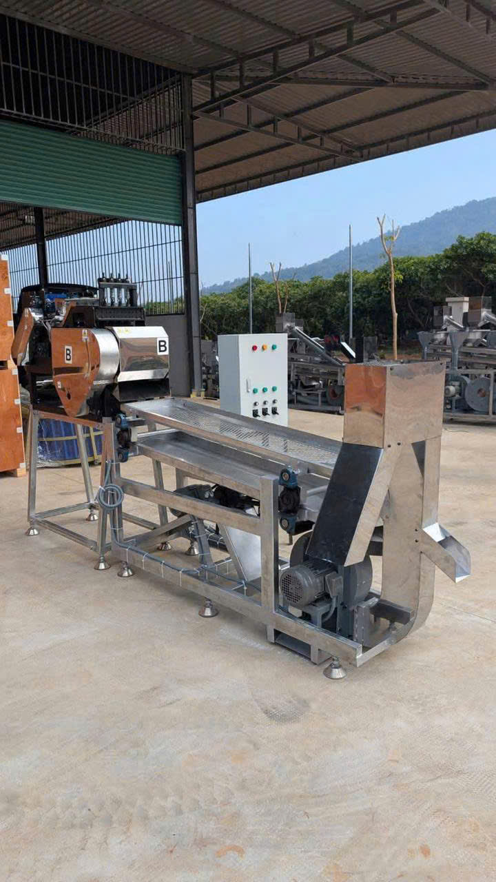 Machine de découpe semi-automatique OUTTURN